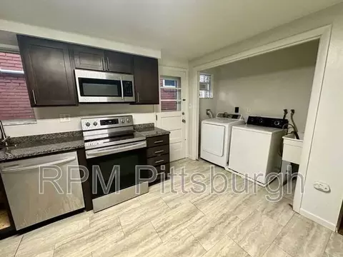 16 Sumner Ave #1, Forest Hills, PA 15221
