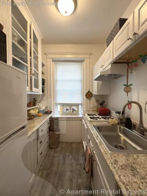 72 Kirkland St #4, Cambridge, MA 02138