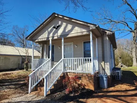 200 Cox St, Simpsonville, SC 29681