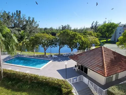 8260 SW 210th St #211, Cutler Bay, FL 33189