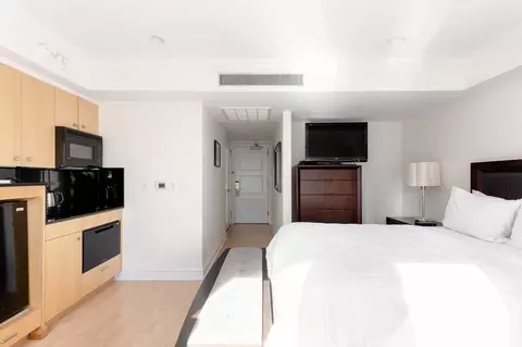 w 57th st, New York, NY 10019