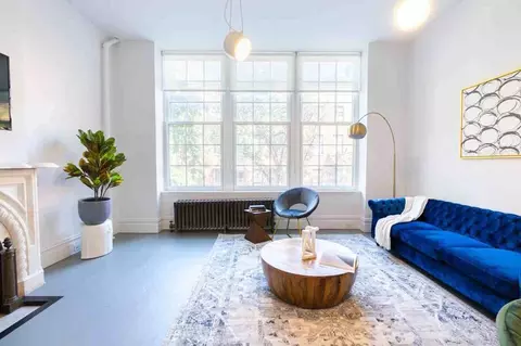 e 10th st, New York, NY 10003