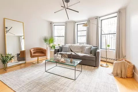 w 121st st, New York, NY 10027