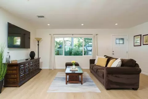 foothill blvd, La Crescenta-montrose, CA 91214