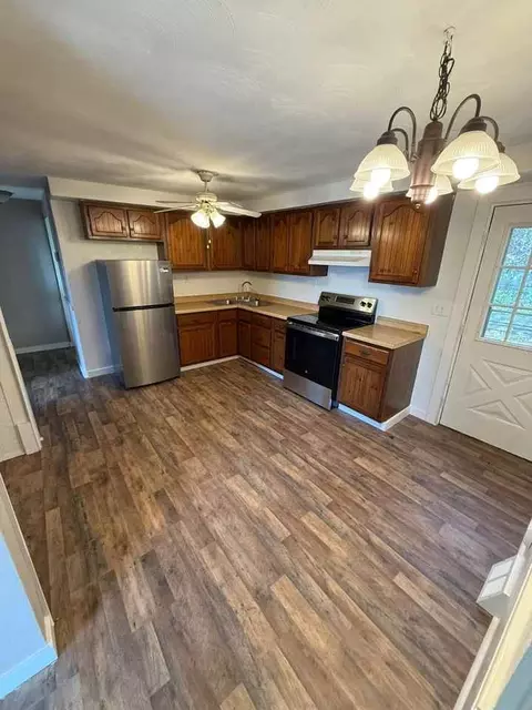 545 Pacific Ave, Glassport, PA 15045