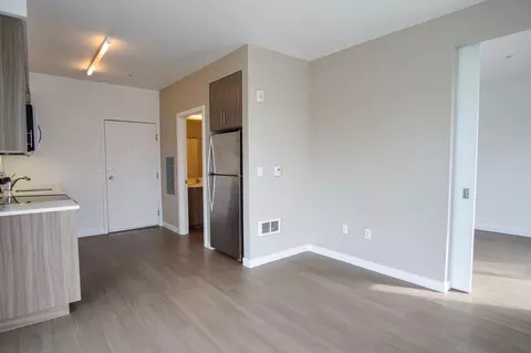 1313 SE Spokane St #404, Portland, OR 97202