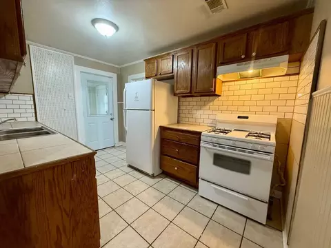 835 Iris St, Baton Rouge, LA 70802
