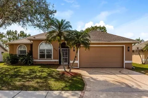 4910 23rd St E, Bradenton, FL 34203