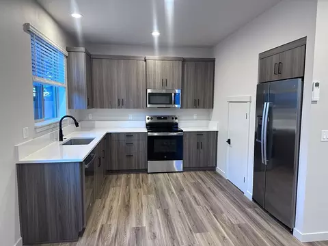 823 SE 5th St #3, Bend, OR 97702