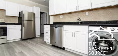 w roscoe st, Chicago, IL 60641