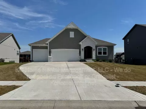 18805 Skyview Ln, Spring Hill, KS 66083