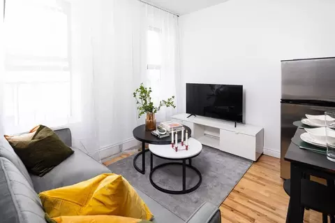 w 50th st, New York, NY 10019