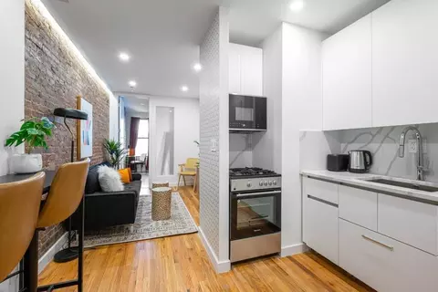 9 Th Ave #1013660P, New York, NY 10014