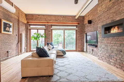 w 122nd st, New York, NY 10027