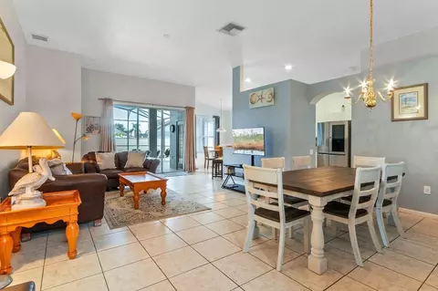 fan palm way, Kissimmee, FL 34747