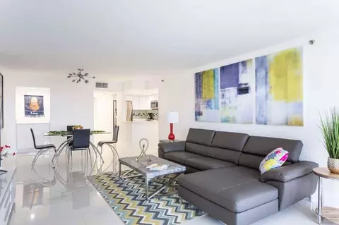 biscayne blvd, Miami, FL 33132