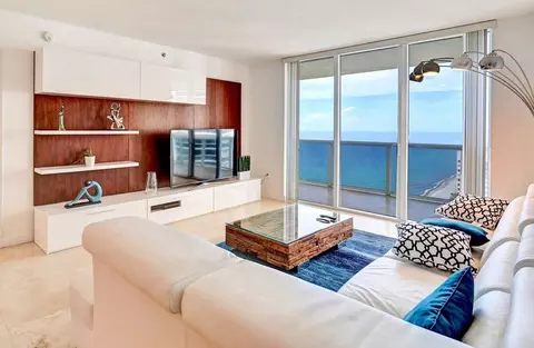 s ocean dr, Hollywood, FL 33009