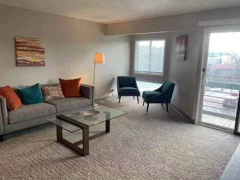 2575 Irving Ct, Omaha, NE 68131