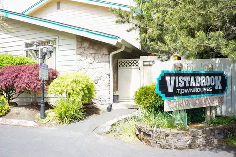 9128 SW Becker Dr, Raleigh Hills, OR 97223