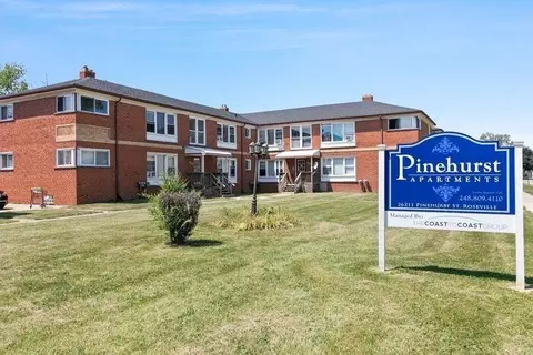 26251 Pinehurst St #251D, Roseville, MI 48066