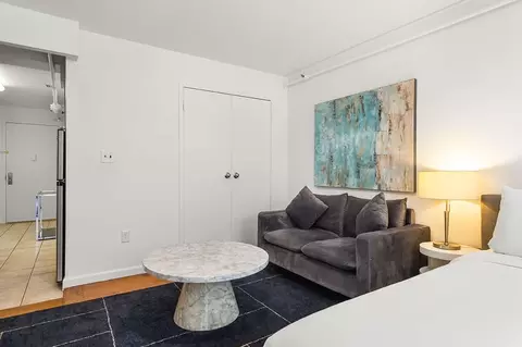 w 19th st, New York, NY 10011