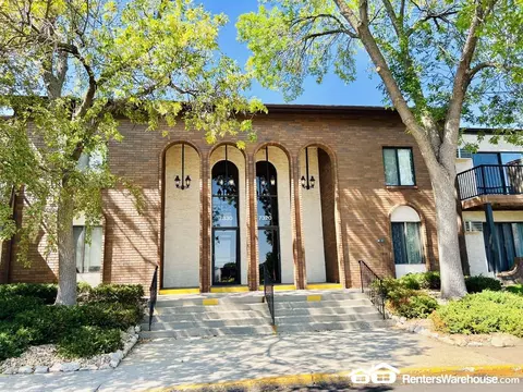 7330 York Ave S #101, Edina, MN 55435