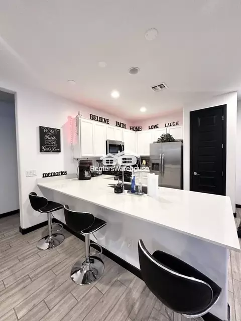 8956 W Solano Dr, Glendale, AZ 85305