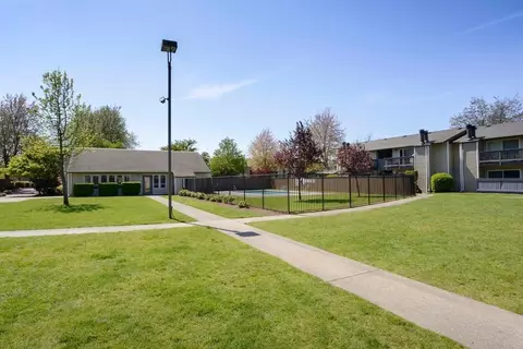 1615 W Smith St, Kent, WA 98032