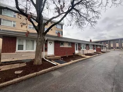 5109 Washington St #C, Downers Grove, IL 60515