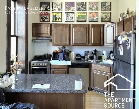 957 W Armitage Ave #3A, Chicago, IL 60614