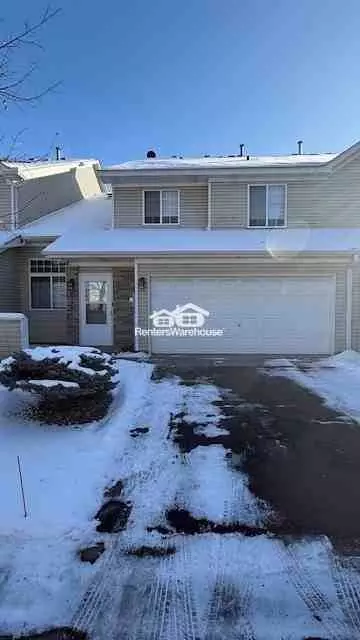 8928 Spring Ln, Woodbury, MN 55125