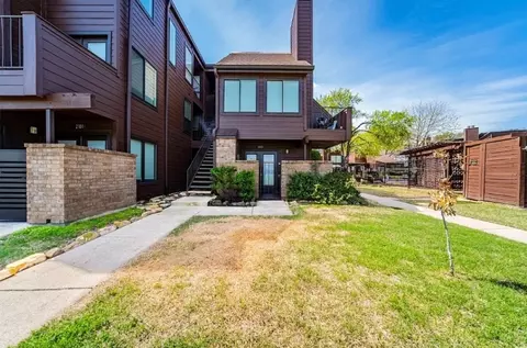 1704 Baird Farm Cir, Arlington, TX 76006