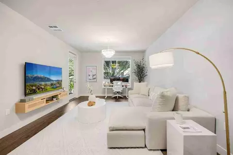 airport way, Costa Mesa, CA 92707