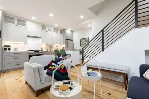 w dravus st, Seattle, WA 98119
