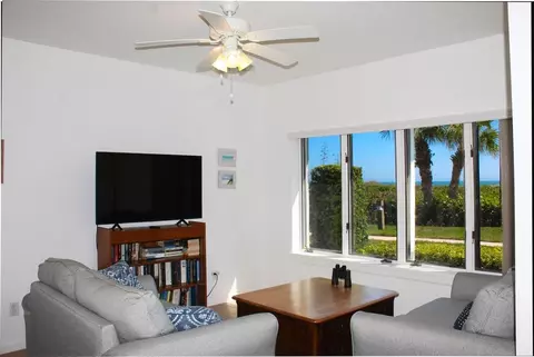 1616 Ocean Dr #104, Vero Beach, FL 32963