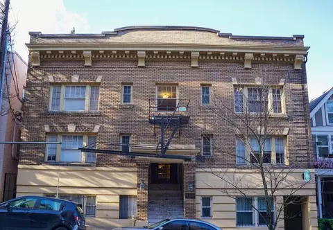 751 SW Vista Ave #17, Portland, OR 97205