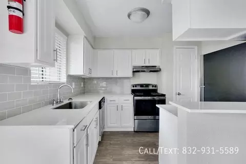 17989 Gulf Pines Dr #CLG1, Houston, TX 77090