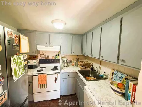 524 Putnam Ave #7, Cambridge, MA 02139