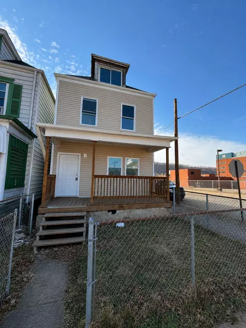 569 4th Ave, New Kensington, PA 15068