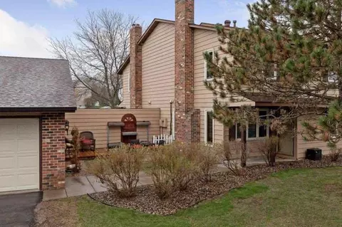 2471 Wimbledon Bay, Woodbury, MN 55125