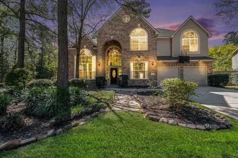 15 Larks Aire Pl, The Woodlands, TX 77381