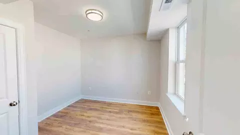 220 Hamilton St NW #102, Washington, DC 20011