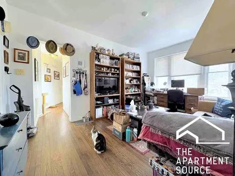 7529 N Rogers Ave #3, Chicago, IL 60626