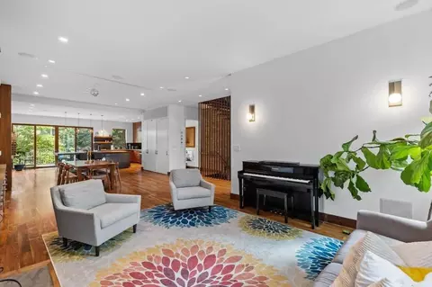 gates ave, New York, NY 11221