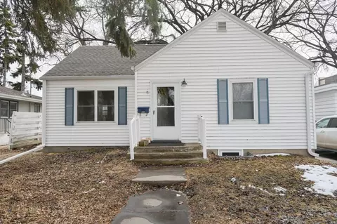 2313 University Ave, Grand Forks, ND 58203