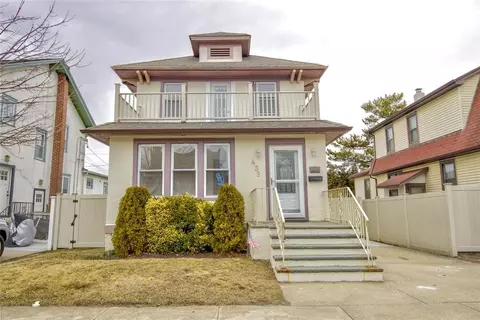 439 W Walnut St #UPPER, Long Beach, NY 11561