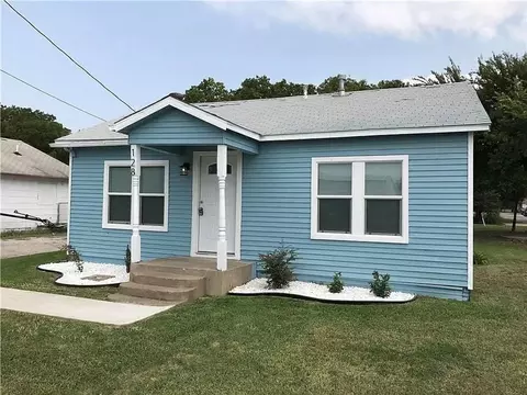 128 N Commerce St, Burleson, TX 76028