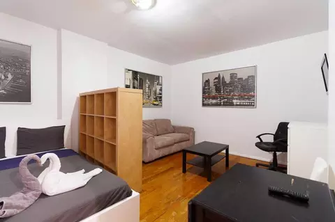 e 94th st, New York, NY 10128