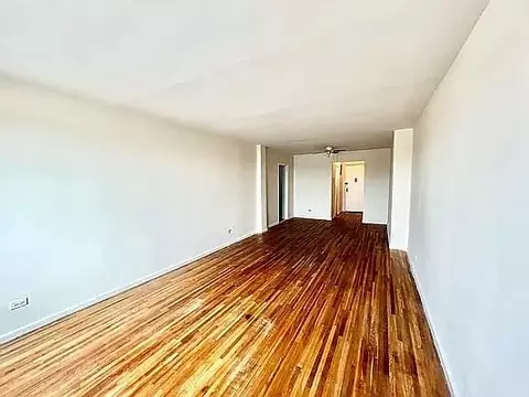 41-25 Case St #1J, New York, NY 11373