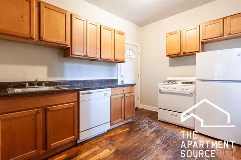 w barry ave, Chicago, IL 60657